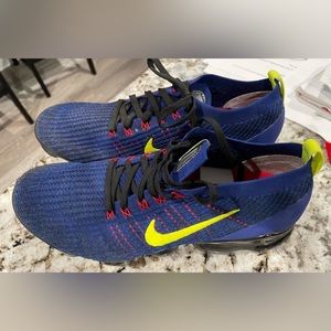 Nike AIR VAPORMAX FLYKNIT 3.0 'DEEP
ROYAL VOLT